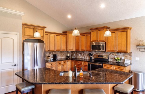 Camdenton Villa | Fairway to Heaven in Old Kinderhook | Golf Mecca, Pools & Ice Rink!