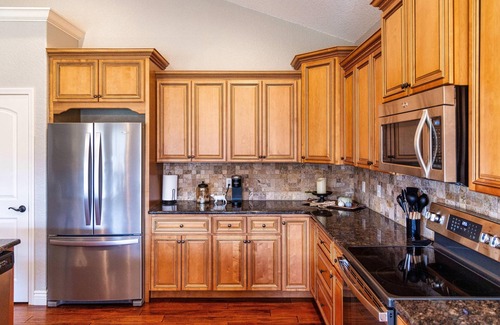 Camdenton Villa | Fairway to Heaven in Old Kinderhook | Golf Mecca, Pools & Ice Rink!