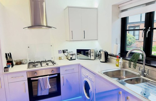 Peterborough House | Fairy Meadow Hideaway