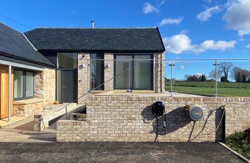 Linlithgow House | Falcon Cottage