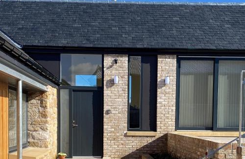 Linlithgow House | Falcon Cottage