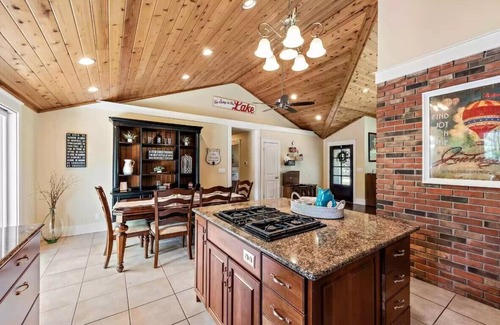 Lakeside House | FALL - 3 night weekend getaway! Large family vacation home near Cherry Beach