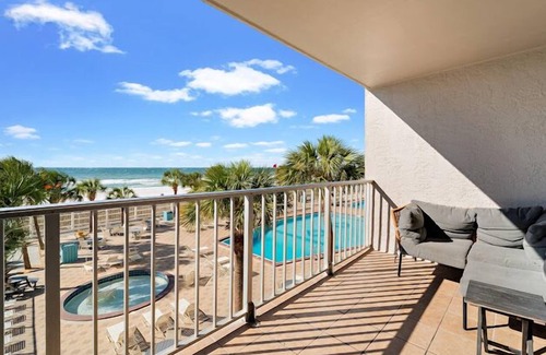 Panama City Beach Condo | 🏝Fall Break THE SUMMIT 3rd FLOOR🏝 BEACH CHAIRS INCLUDED! Beach Front Fun - PCB