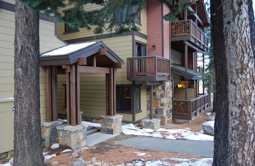 Mammoth Lakes Condo | Fall colors starting - 1 bedroom at the village