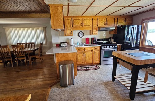 Cushing Cabin | Fall discount rates!nBooking for winter and summer 2026! Sleeps 10
