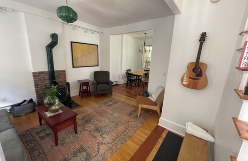 Portland House | Fall escape! Cozy townhouse minutes from downtown Portland on a car free island