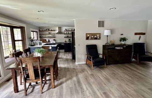 Cle Elum House | Fall Escape w/Yakima River Views, Fire Pit, Decks & Golfing at Sun Country