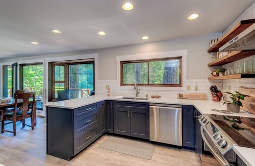 Cle Elum House | Fall Escape w/Yakima River Views, Fire Pit, Decks & Golfing at Sun Country