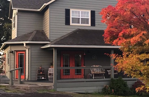 Newberg House | Fall harvest is just around the corner in Wine Country🍇 come visit us 🥂