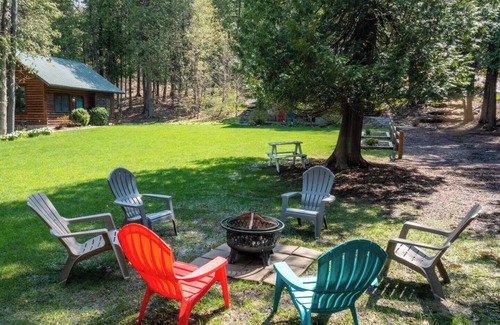 Ephraim Cottage | Fall in Ephraim | Duplex Retreat Steps from Dining & Sunsets