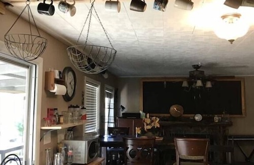Balsam Grove House | Fall in the Mountains ! near Brevard with RV/EV port. Sleeps 12 Pets welcome.