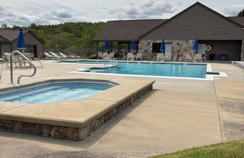 Seven Springs Condo | Fall is here, air is crisp, colors are gorgeous! We have great hiking!