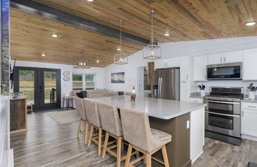 Anaconda Cabin | Fall Mountain Views, Fire Pit, Hunters Welcome!