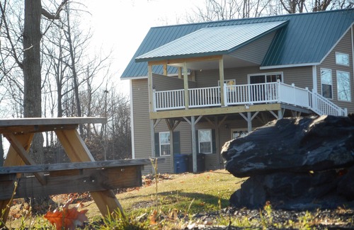 North Hero House | FALL SALE FOLIAGE OR FISHING—2026 SEASON OPEN!nWATERFRONT, DOCK, LAUNCH, FISHING