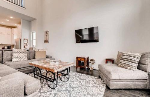 Tobin Hill House | Fam Friendly 5 Bed Home Blocks To Pearl/Riverwalk!