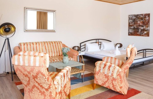 Morbisch am See Cottage | Familien-suite mit Balkon,hofseite, 2 Schlafräume - Pension Laubenhof