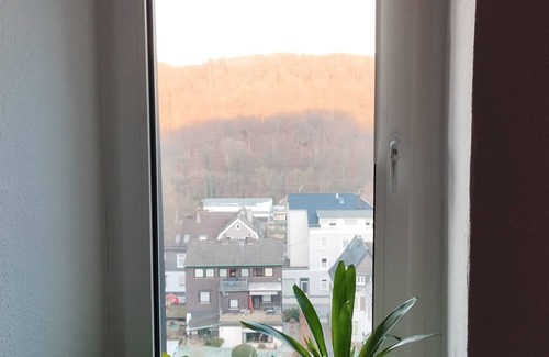 Ennepetal Apartment | Familienfreundlich für 1-6 Personen mit Kamin und Blick auf die Kluterthöhle