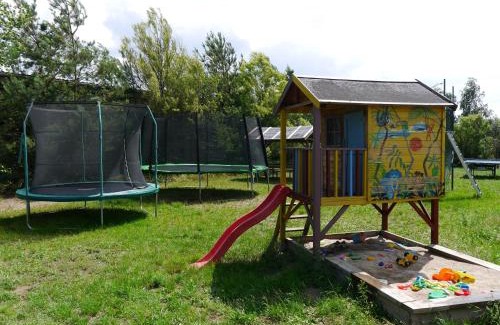 Milmersdorf Apartment | Familienurlaub auf dem Land - 10 Minuten von Templin