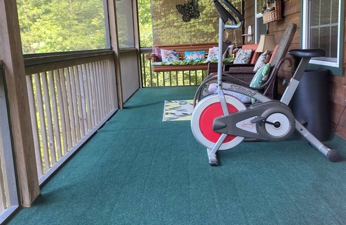 Blairsville Cabin | Family and pet friendly - a place for all!nUnion County, GA STR License # 011214