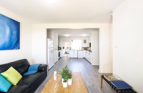 Halls Head House | Family and pet friendly beachfront accommodation, lovely summer breaks