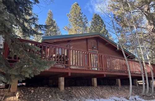 Duck Creek Village Cabin | Family Cabin in the Hills of Strawberry Valley