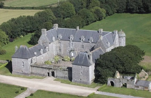 Plourin House | Family country house 8 km from the beach