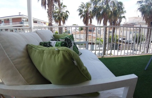 Castelldefels Condo | FAMILY DELUXE APARTMENT BEACH