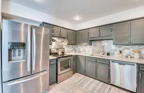 Wright House | Family-Friendly Duplex 6 Mi to Fort Walton Beach!