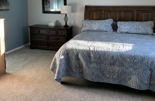 Billings House | Family friendly 2100 sq ft home, sleeps 8 to 10, quiet Heights neighborhood.