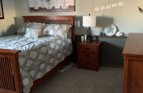 Billings House | Family friendly 2100 sq ft home, sleeps 8 to 10, quiet Heights neighborhood.