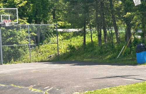 Ulster Park House | Family-Friendly 3-Bedroom Home with Gorgeous Views Just Steps from the Park