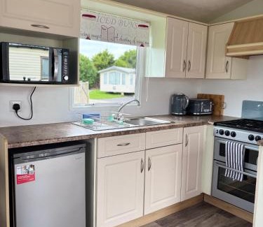 Padstow Other | Family-Friendly 3-Bed Caravan Recently Renovated on Seven Bays Holiday Park, Padstow