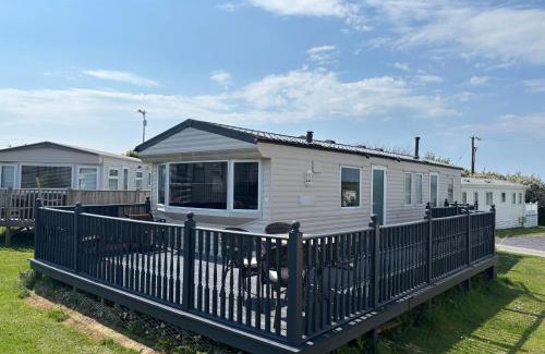 Padstow Other | Family-Friendly 3-Bed Caravan Recently Renovated on Seven Bays Holiday Park, Padstow