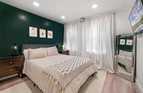 Salem Apartment | Family Friendly 3BD Oasis-Parking, WIFI & Pets OK!