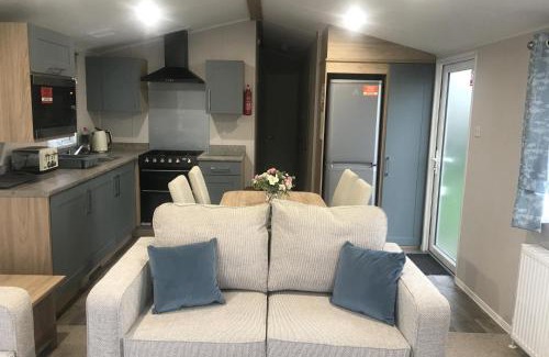 Mappleton House | Family Friendly - 8 Berth - Skipsea Sands