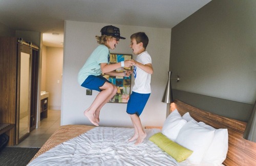 Circleville Resort | Family-Friendly Adventure Resort w/Indoor Water Fun! 2 Big Rooms! Free Parking!