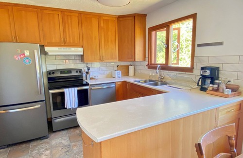 Sturdies Bay House | Family friendly home centrally located on Galiano Island