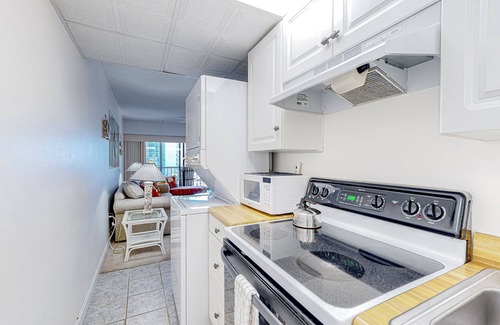North Ocean City Condo | Family-Friendly Condo near the Ocean w/Balcony, Free WiFi, A/C, Shared Pool
