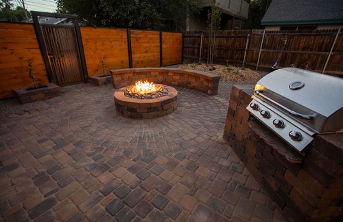 Flagstaff House | Family Friendly Downtown Retreat-A/C Fire Pit