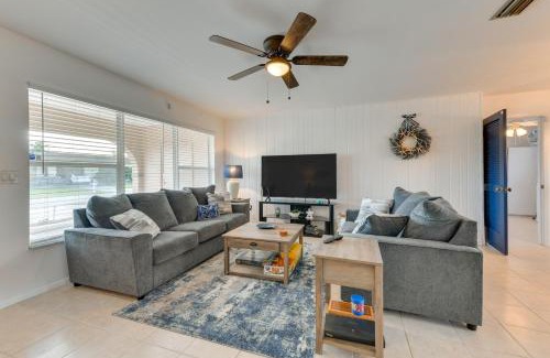 North Port House | Family Friendly! Games! Waterfront North Port Home