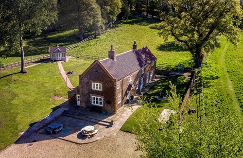 Ingoldisthorpe House | Family Friendly House, large 2 Acres,Sleeps 8,Near Sandringham & Coastal Beaches