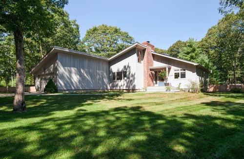 Wainscott Woods House | Family Friendly Home W/Pool On Pvt Cul-du-sac, Cls To Beach