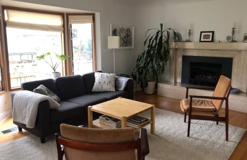Riley Park-Little Mountain House | Family-Friendly House in Central Vancouver
