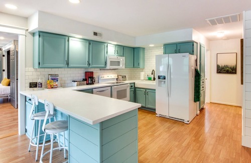 La Cygne House | Family-Friendly Lake Getaway w/ Dock Near KC!