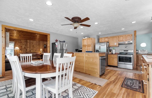 Wautoma Cottage | Family Friendly Lake Home with level lot & Large game Rm, Dog friendly!