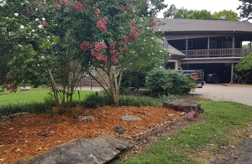 Grove House | Family-Friendly Lakefront Home w/Large Yard & Boat Dock-Sleeps 14+kids under 6
