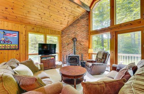 Ludlow House | Family-Friendly Ludlow Cabin on Lake Pauline!