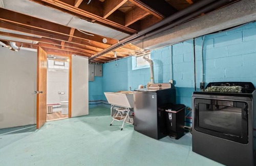 Detroit House | Family-Friendly, Multi-Day Sale, 15 mins to Downtown