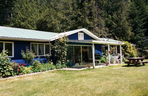 Galiano House | Family Friendly Rancher on Galiano Island, 5minutes to Montague Marine Park