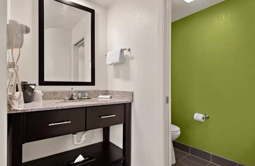 Wesley Chapel Hotel | Family-Friendly Space Near Wesley Chapel's & Top Sites | Pool, Free Parking